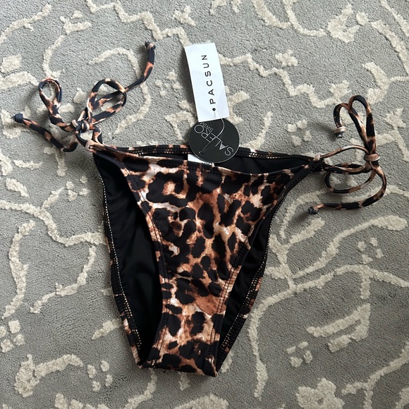 leopard print bikini top and bottom - Picture 2 of 3